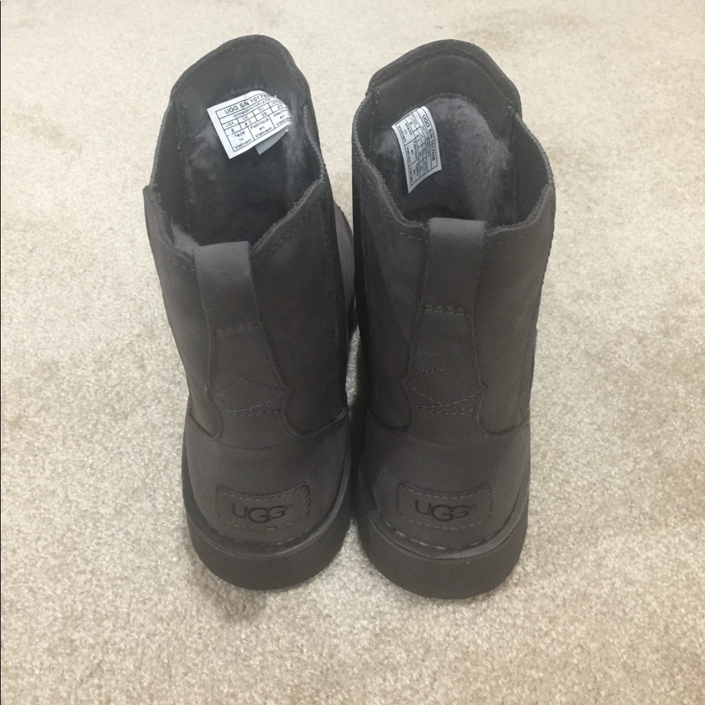 NEW Women’s UGG Boots size 8